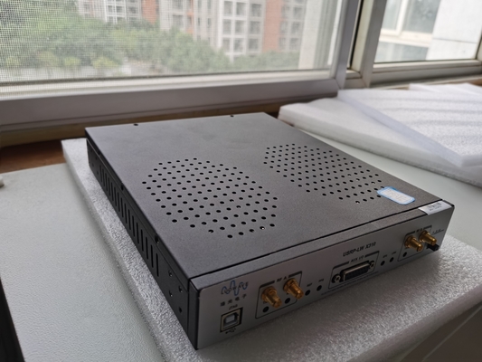 kaufen Ersteigbarer 120MHz eingebetteter SDR USRP 2950-Hochleistungs-Software definierter Radio on-line-Fertigung